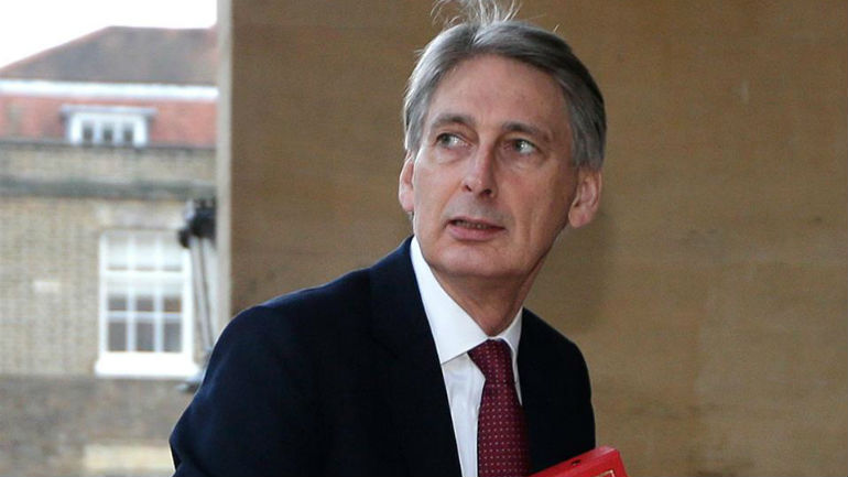 Βρετανία: «Οικοδομούμε συναίνεση για στρατιωτική δράση στη Συρία»