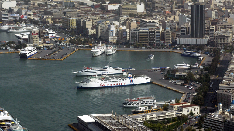 Άντεξε στα capital controls το λιμάνι του Πειραιά