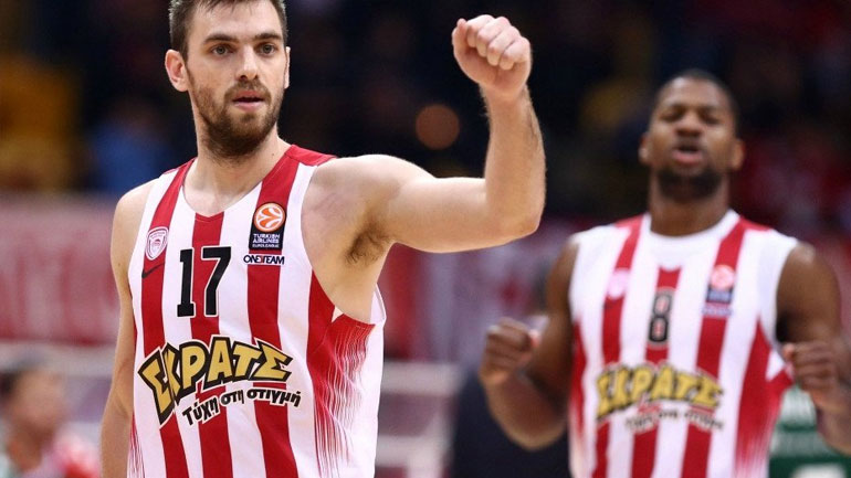 «Αγκαλιά» με την πρωτιά ο Ολυμπιακός, 59-52 τη Λαμποράλ Κούτσα