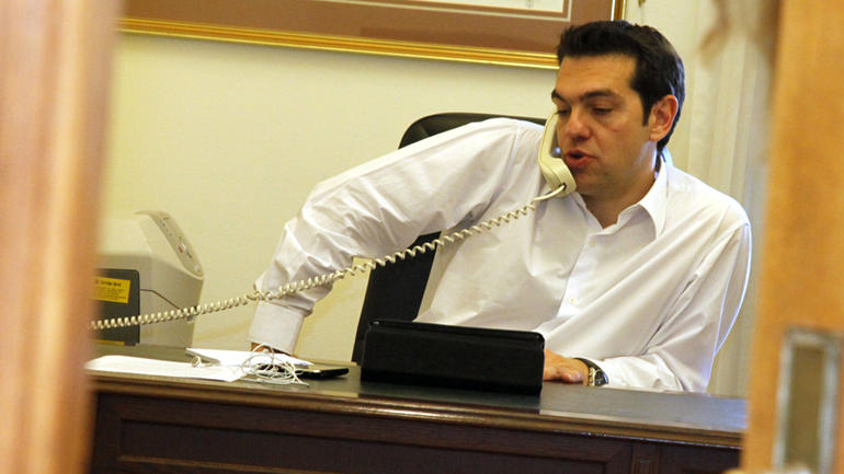 Τηλεφωνική επικοινωνία Αλ. Τσίπρα-πολιτικών αρχηγών