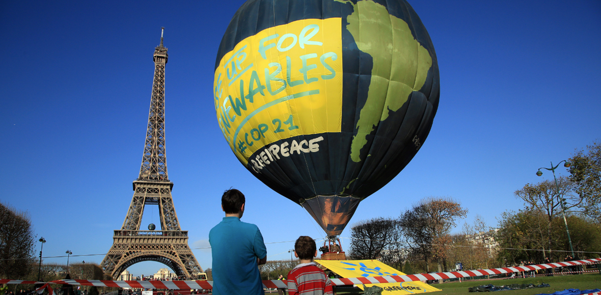 Τεράστιο αερόστατο στην Πόλη του Φωτός