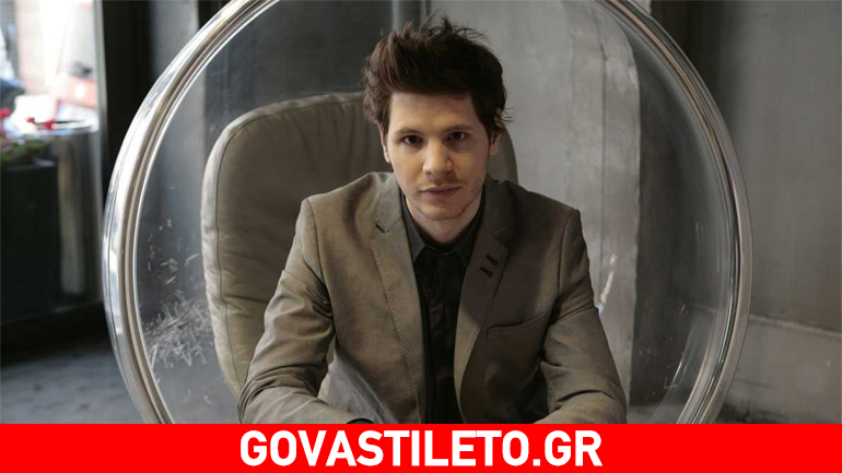 Απίστευτη δύναμη ψυχής: Γνωστός Έλληνας καλλιτέχνης έχασε τον πατέρα του και λίγες ώρες μετά πήγε στη δουλειά