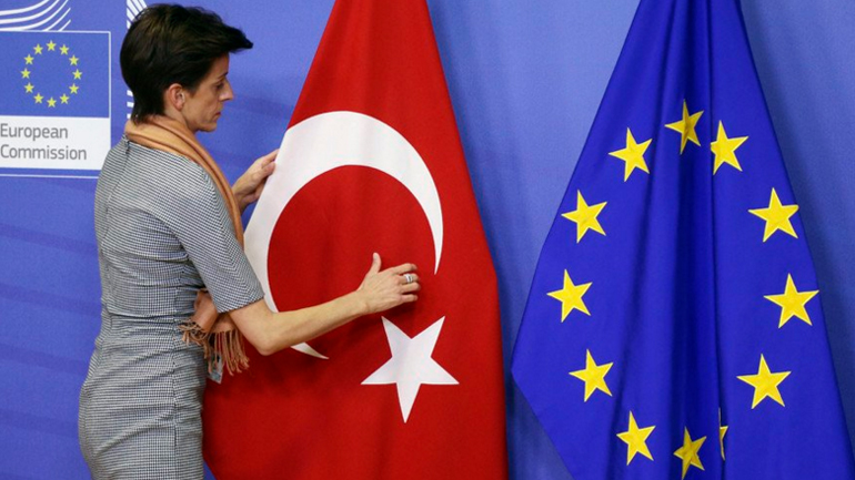 Θετικά αποτιμά η κυβέρνηση τη σύνοδο για το Προσφυγικό – Τι είπε ο Τσίπρας στον Νταβούτογλου