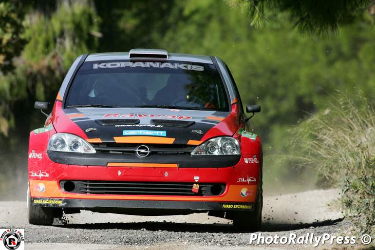 Οι Κοπανάκης - Φαρμάκης με Opel Corsa...