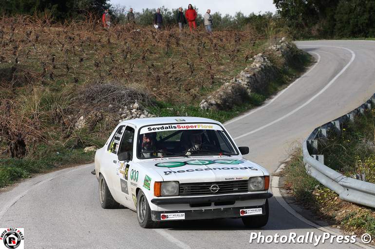 Στην 26η θέση της γενικής τερμάτισαν οι Σεβδαλής - Τουμπακάρης με Opel Kadett...