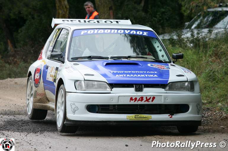 Ροιδόπουλος - Παπανδρέου με το εντυπωσιακό Peugeot 305 Maxi... 
