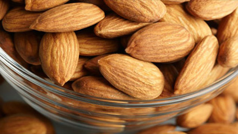 Αμύγδαλα μια τροφή σύμμαχος και στο αδυνάτισμα