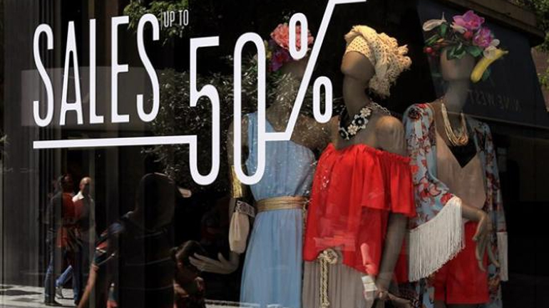 Μείωση των λιανικών πωλήσεων τον Αύγουστο λόγω capital controls