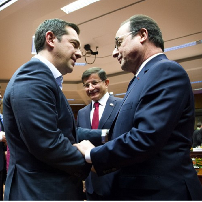 Ο πρωθυπουργός Αλέξης Τσίπρας (Α) συνομιλεί με τον πρόεδρο της Γαλλίας Φρανσουά Ολάντ στην Σύνοδο Κορυφής ΕΕ-Τουρκίας για το προσφυγικό