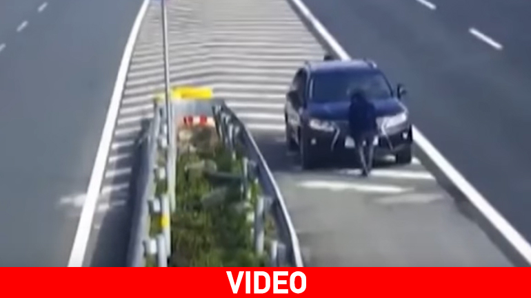 Έχασαν την έξοδο και το ‘ριξαν στο… σπρώξιμο!