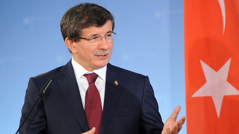 Νταβούτογλου: «Να ανοίξουν οι δίαυλοι στρατιωτικής επικοινωνίας με τη Μόσχα»