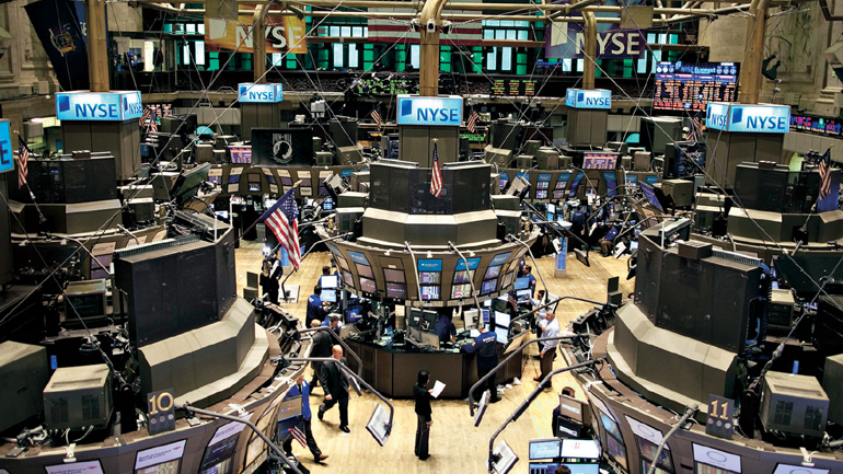 H Wall Street πέφτει και το δολάριο ανεβαίνει μετά τις δηλώσεις Yellen