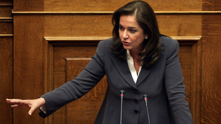 Εξηγήσεις ζητεί η Μπακογιάννη για τα περί… ελληνικής εξόδου από τη Συνθήκη Σένγκεν