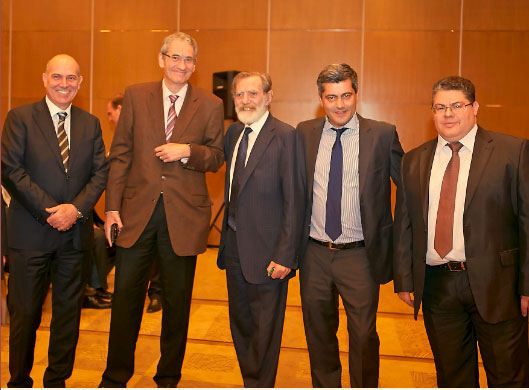 Σπύρος Φωκάς Α’ Αντιπρόεδρος της Ιπποδρομίες ΑΕ, , Καμίλ Ζίγκλερ Πρόεδρος και Διευθύνων Σύμβουλος της ΟΠΑΠ, καθώς και Πρόεδρος της Ιπποδρομίες ΑΕ, Γιώργος Βαρδινογιάννης Πρόεδρος ΦΕΕ, Οδυσσέας Χριστοφόρου, Β΄ Αντιπρόεδρος της Ιπποδρομίες ΑΕ, Κωνσταντίνος Αλεξόπουλος Chief Operations Officer της Ιπποδρομίες ΑΕ