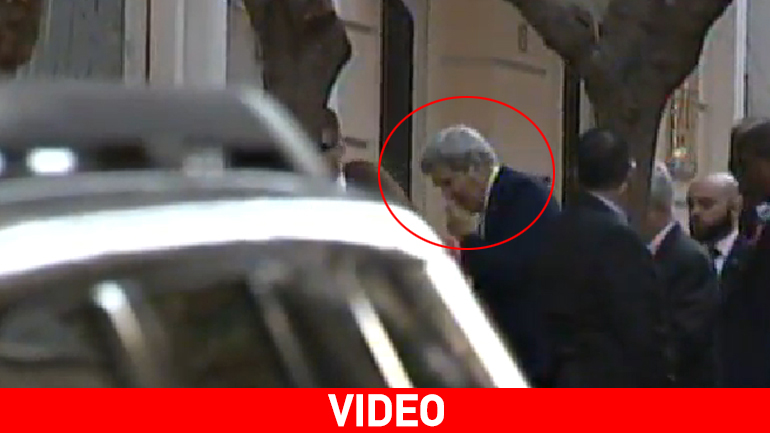 Επίσκεψη Κέρι στο Δίκτυο Μεταναστών «Μέλισσα» στην πλ. Βικτωρίας Επίσκεψη Κέρι στο Δίκτυο Μεταναστών «Μέλισσα» στην πλ. Βικτωρίας