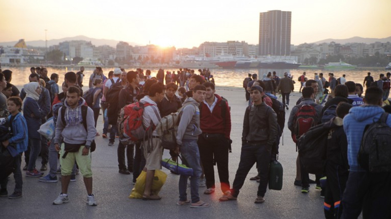 Ακόμη 1.775 πρόσφυγες αποβιβάστηκαν το πρωί στο λιμάνι του Πειραιά
