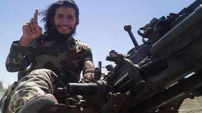 WSJ: Διασυνδέσεις στη Βρετανία διέθετε ο «εγκέφαλος» των επιθέσεων στο Παρίσι