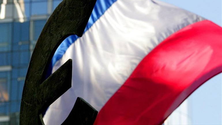 Γαλλία: Χαμηλώνει τον πήχη για την ανάπτυξη η κεντρική τράπεζα