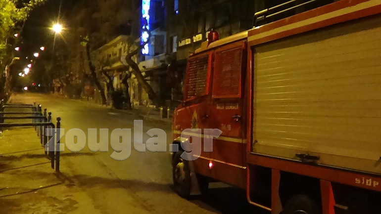 Οχήματα της πυροσβεστικής σε επιφυλακή