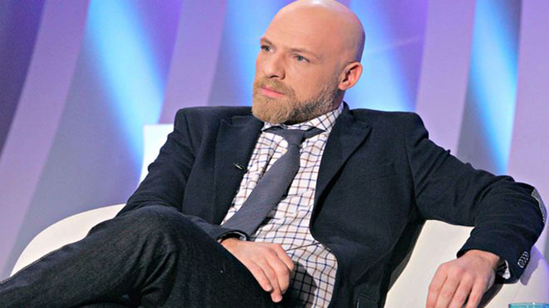 Το δριμύ «κατηγορώ» του Μουτσινά για τους καβαλημένους της tv