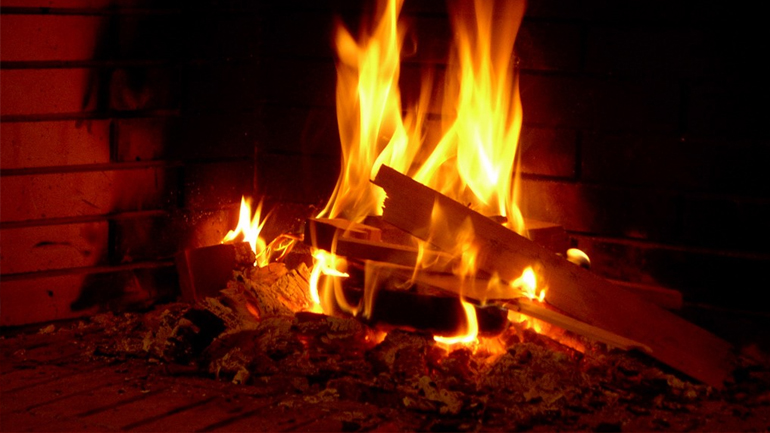 Έχασε τη ζωή του ενώ καθάριζε το τζάκι