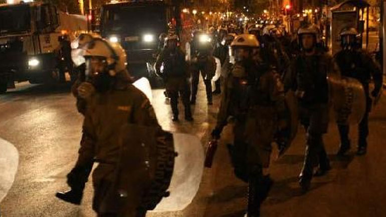 Βόλος: Προσήγαγαν 12χρονο αφού έπεσε στη θάλασσα