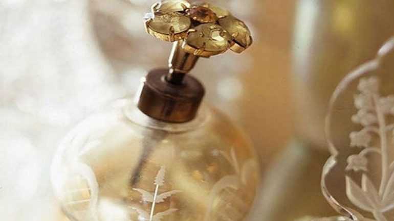 Πώς να αξιοποιήσετε τα άδεια μπουκάλια από αρώματα