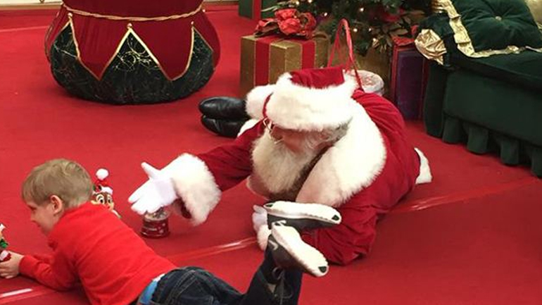 Τι έκανε ένας Άγιος Βασίλης για ένα αγοράκι με αυτισμό