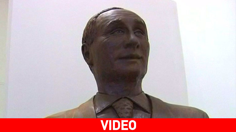 Ο «γλυκούλης» Βλαντίμιρ Πούτιν:  Έγινε αγαλμα από σοκολάτα