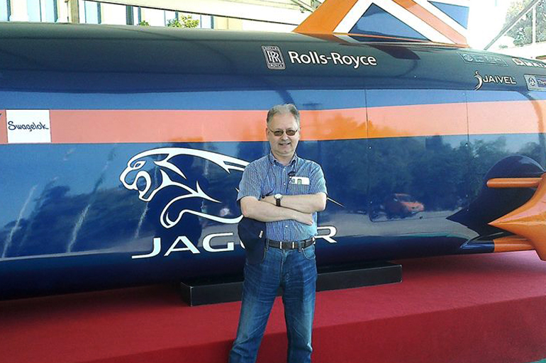 Ο Ηλίας Σελέκος σχεδιάζει εδώ και δεκαετίες αυτοκίνητα...