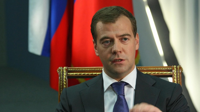 Μεντβέντεφ: «Θα υλοποιήσουμε τα σχέδιά μας για τις αμυντικές δαπάνες»