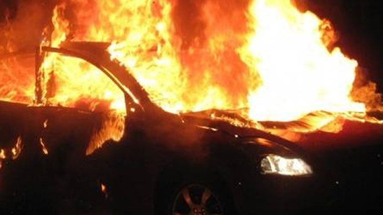 Χανιά: «Λαμπάδιασε» αυτοκίνητο τα ξημερώματα