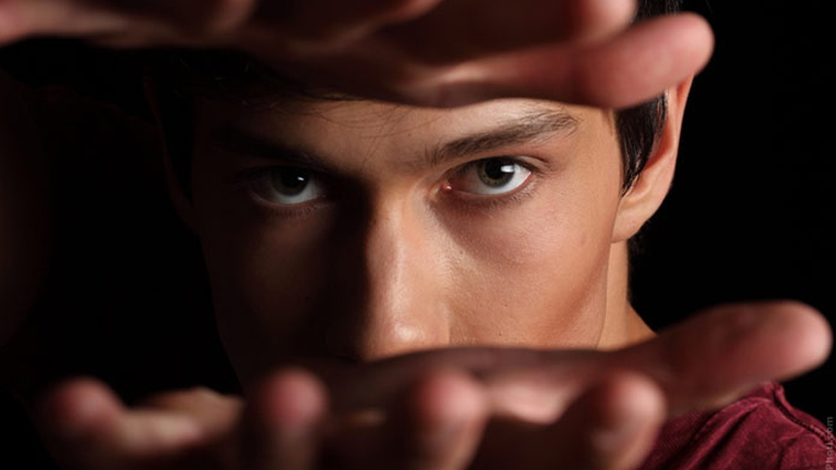 Είναι οι ελκυστικοί άνδρες περισσότερο εγωιστές;