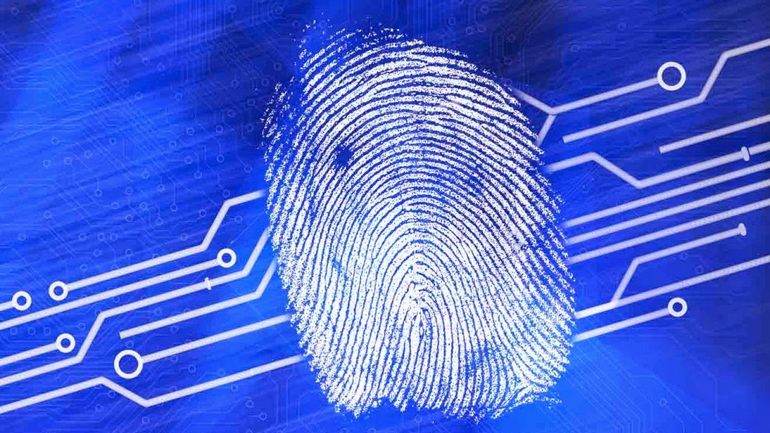 H Κομισιόν αναζητεί 370.000 δακτυλικά αποτυπώματα μεταναστών και προσφύγων