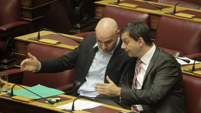 «Η Κυβέρνηση κλείνει τα μάτια στα παράνομα τυχερά παιχνίδια;»