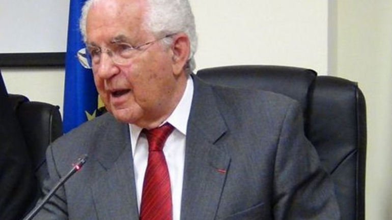 Σε στενό οικογενειακό κύκλο η κηδεία του πρώην πρύτανη του ΕΚΠΑ