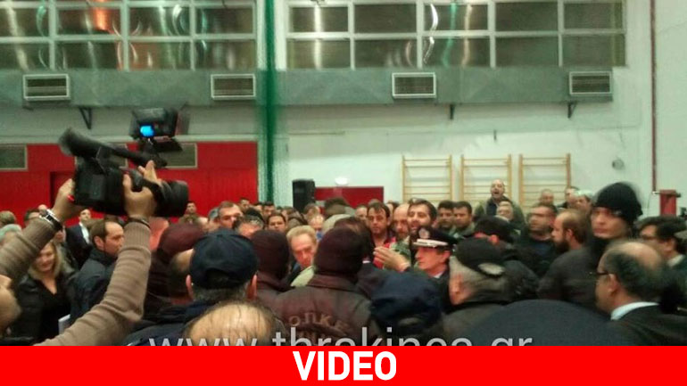 Ένταση στις Φέρες: Αγρότες και κτηνοτρόφοι επιτέθηκαν στον Παναγιώτη Σγουρίδη