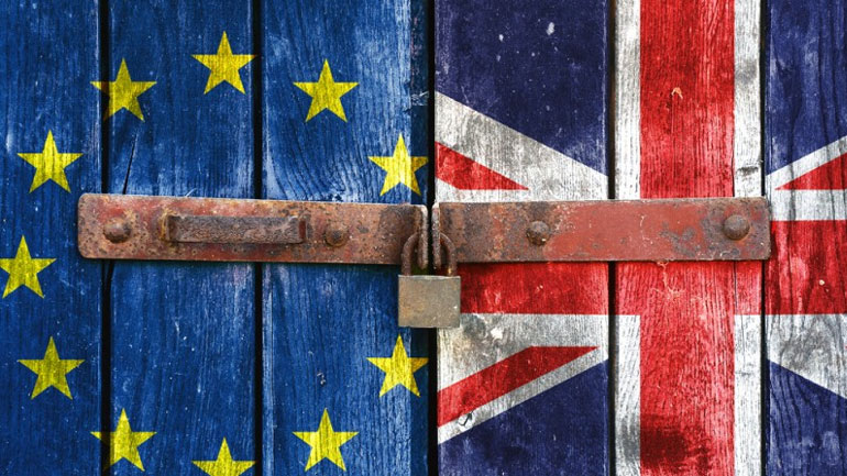 S&P: Ευρύτατοι κίνδυνοι για τη Βρετανία σε περίπτωση Brexit