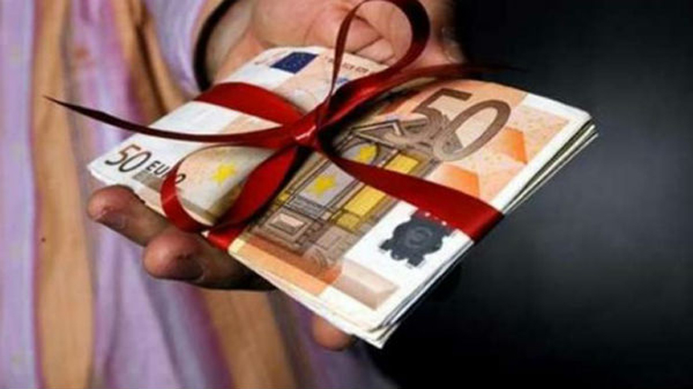Πότε θα πληρωθούν δώρο, συντάξεις και επιδόματα των Χριστουγέννων