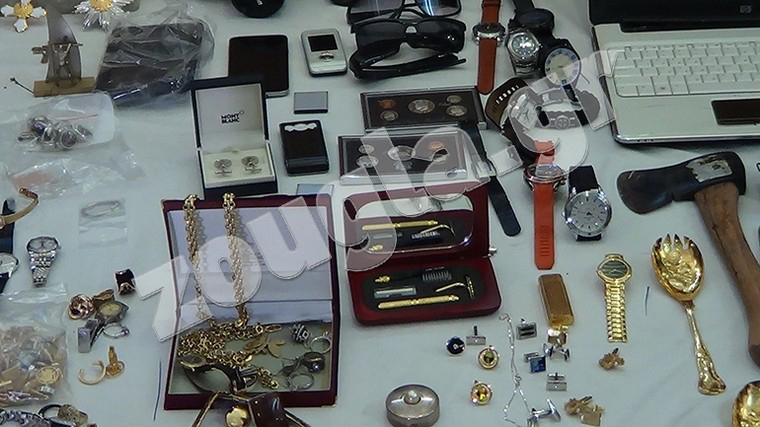 Χρυσαφικά και ρολόγια χειρός