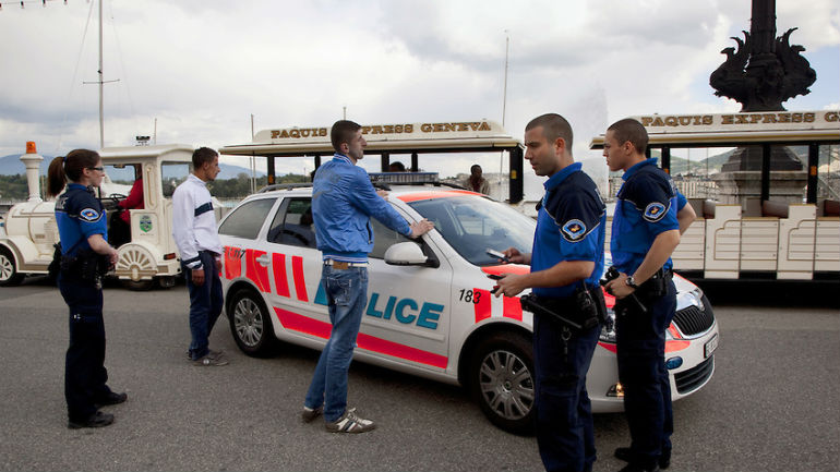 Γενεύη: «Δεν εντοπίστηκαν ίχνη τοξικών αερίων στο όχημα των Σύρων»