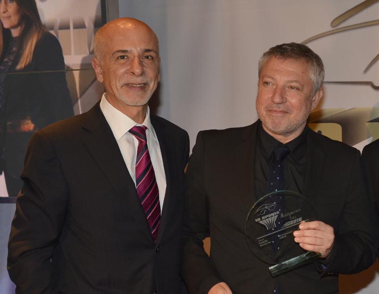 O Διευθύνων Σύμβουλος της Lancia Jeep Hellas  Πολυχρόνης Συγγελίδης (δεξιά) μαζί με τον Γενικό Διευθυντή της εταιρείας Ανδρέα Σουλουτζιδάκη