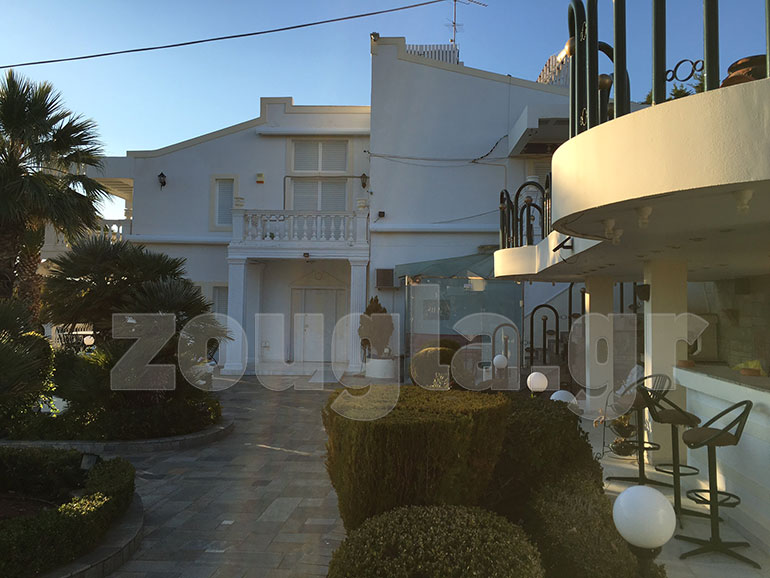 Η κεντρική είσοδος