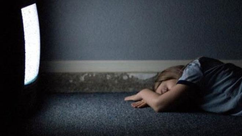 Γιατί δεν πρέπει να κοιμάστε με την τηλεόραση ανοιχτή