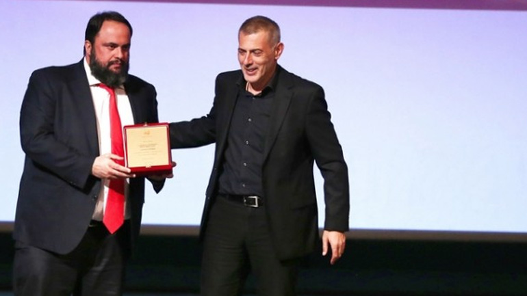 Ο Δήμος Πειραιά τίμησε τον Ολυμπιακό