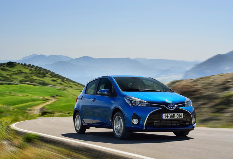 Στην κατηγορία Β, πρώτο σε πωλήσεις βρίσκεται το Toyota Yaris με 4.309 μονάδες. Ακολουθούν τα, Opel Corsa και VW Polo με 3.200 και 2.838 ταξινομήσεις αντίστοιχα.