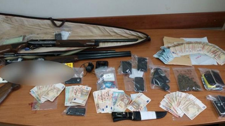 Στον ανακριτή Αγρινίου οι εννέα συλληφθέντες για εμπορία ναρκωτικών