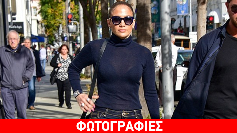 Η Jennifer Lopez σου μαθαίνει πώς να φορέσεις το μπλε με το μαύρο χρώμα μαζί!