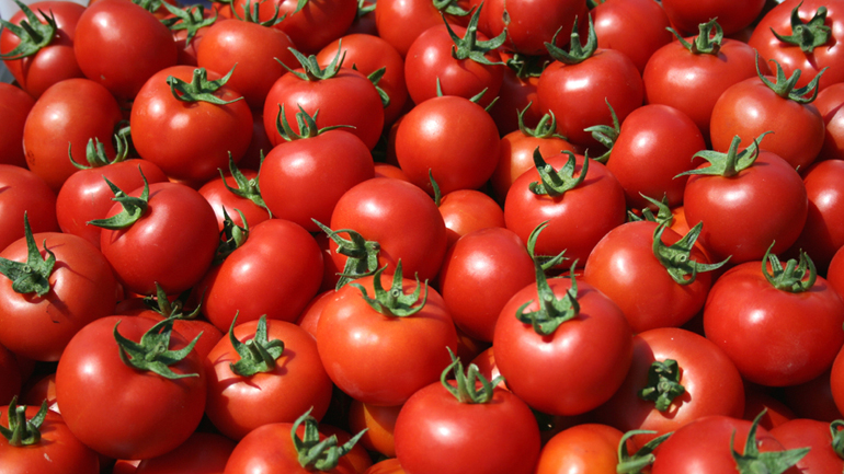 Δέσμευση πέντε τόνων ντομάτας στον Πειραιά