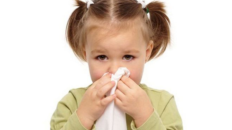 Πώς θα μάθω το παιδί μου να φυσάει τη μύτη του;